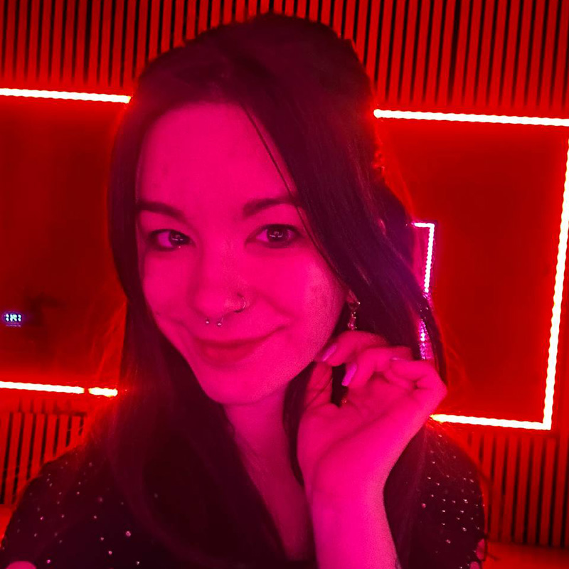 Esther masszőz – Lindom Massage Budapest